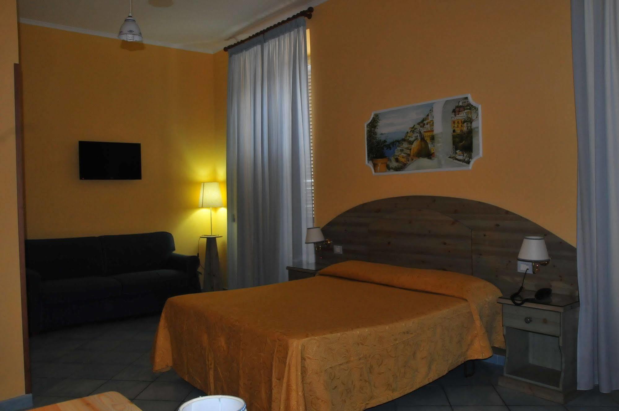 Hotel Potenza Naples Exterior photo